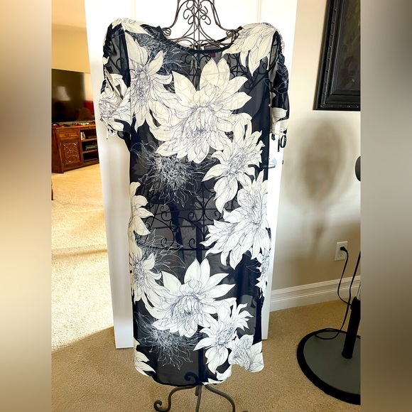 Ladies tunic - Picture 1 of 3